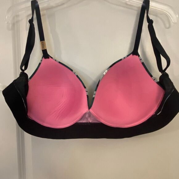 Victoria’s Secret wear everywhere wireless push-up bra, size 36D - Picture 4 of 8